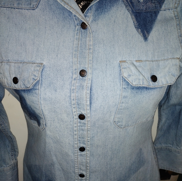 CALVIN KLEIN Distressed DENIM SHIRT DRESS; Pockets & Rainbow patch! Super cute! - Picture 8 of 15